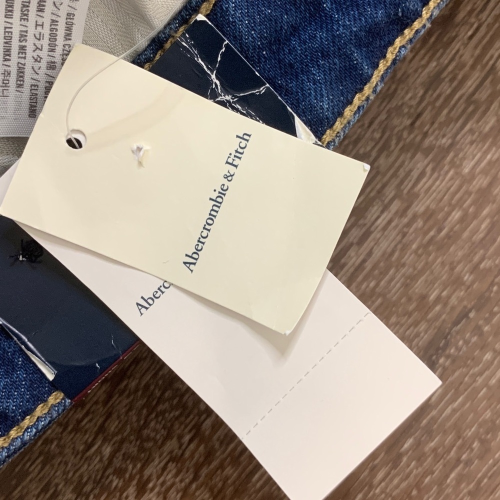 Abercrombie & fitch High Rise 90s Relaxed Split-Vent Hem Jean 29 short NWT - Picture 8 of 12